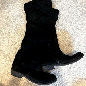 Knee high folded black boots size 81/2